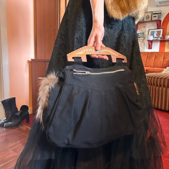 1930s OLD MONEY Silver Fox fur silk lined hand bag with hand painted wood handle - Picture 8 of 14